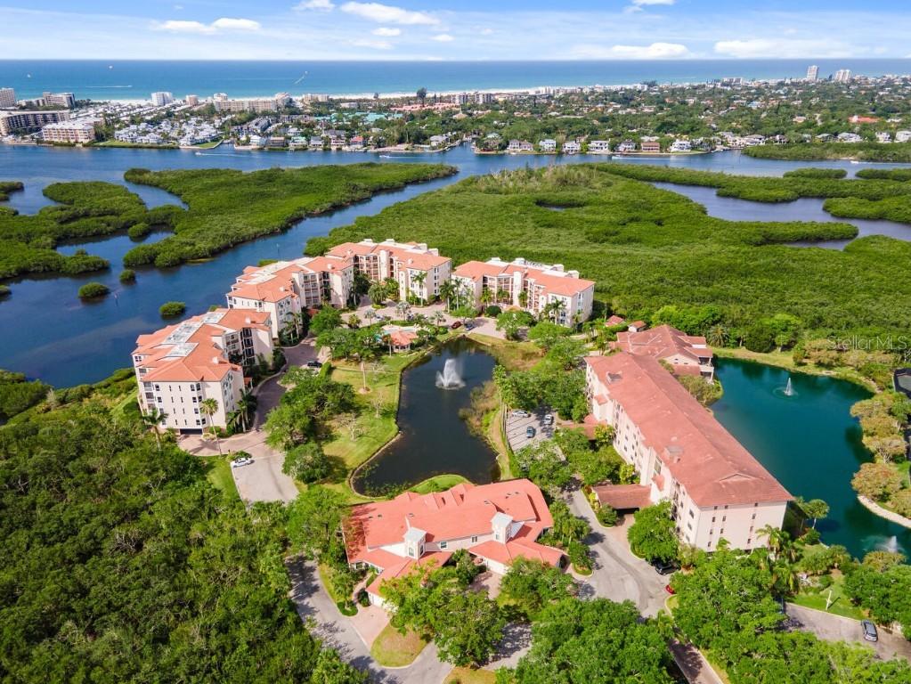 5400 Eagles Point Cir. #405, Sarasota, FL 34231