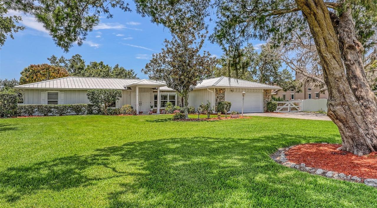 3764 Oak Grove Dr., Sarasota, FL 34243