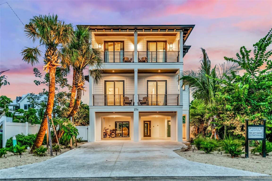 234 Grant Dr., Sarasota, FL 34236