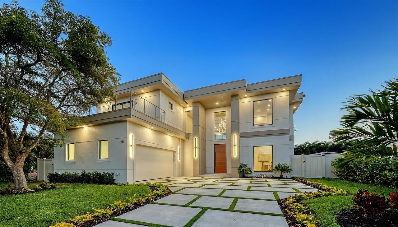 1966 Wisteria St., Sarasota, FL 34239