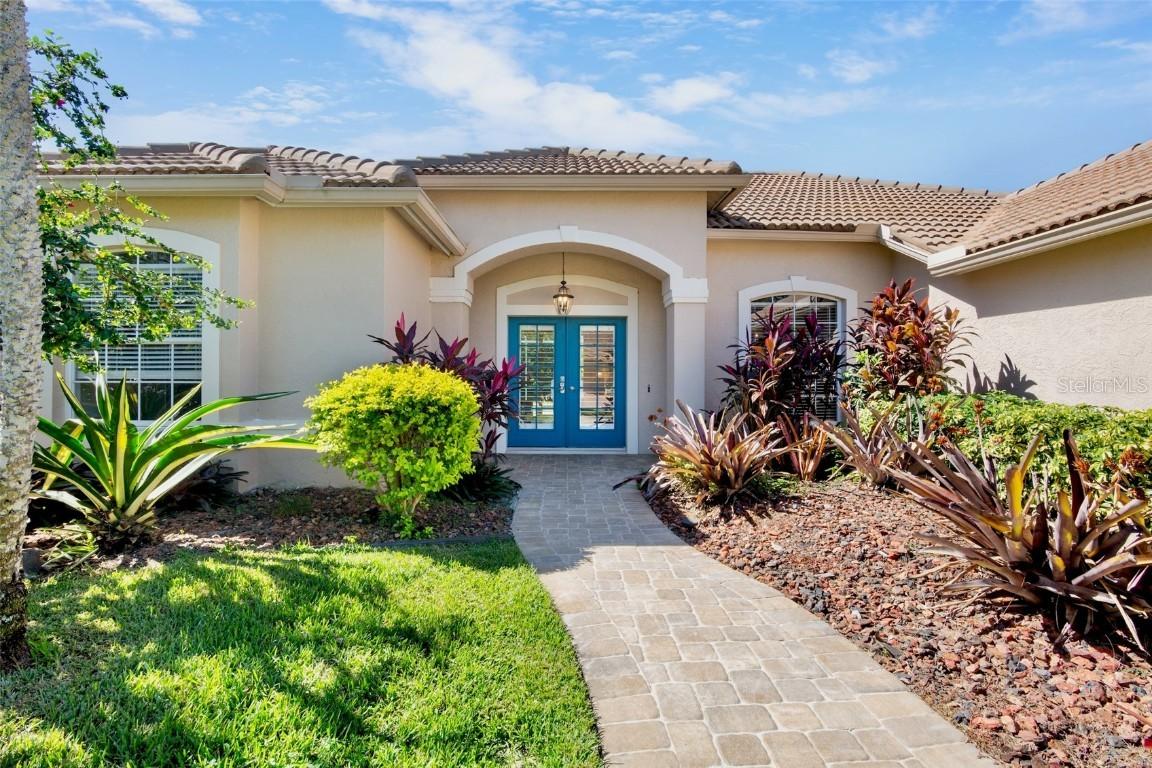 5178 Far Oak Cir., Sarasota, FL 34238