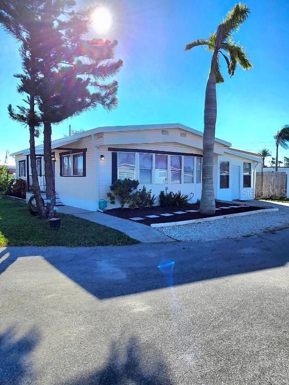 416 52nd Avenue Dr., Bradenton, FL 34207