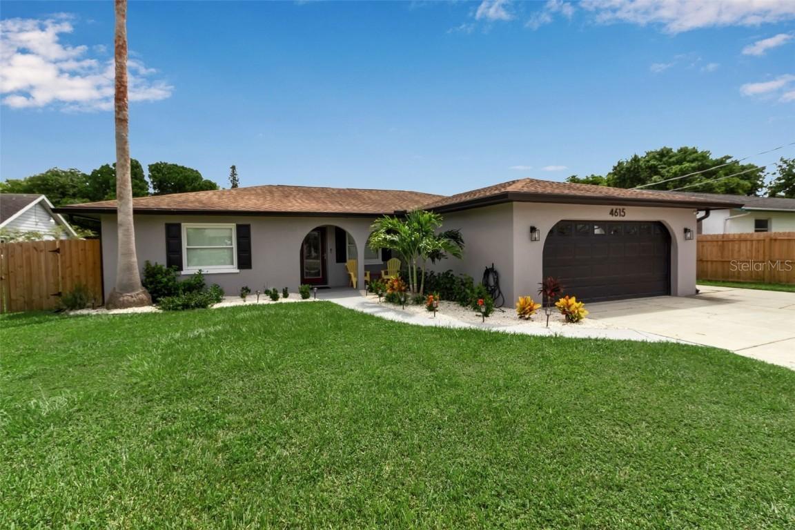 4615 34th St., Bradenton, FL 34210