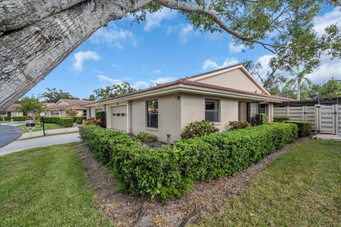 4565 Lakecrest Pl. #18, Sarasota, FL 34233