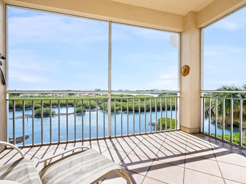 5440 Eagles Point Cir. #405, Sarasota, FL 34231