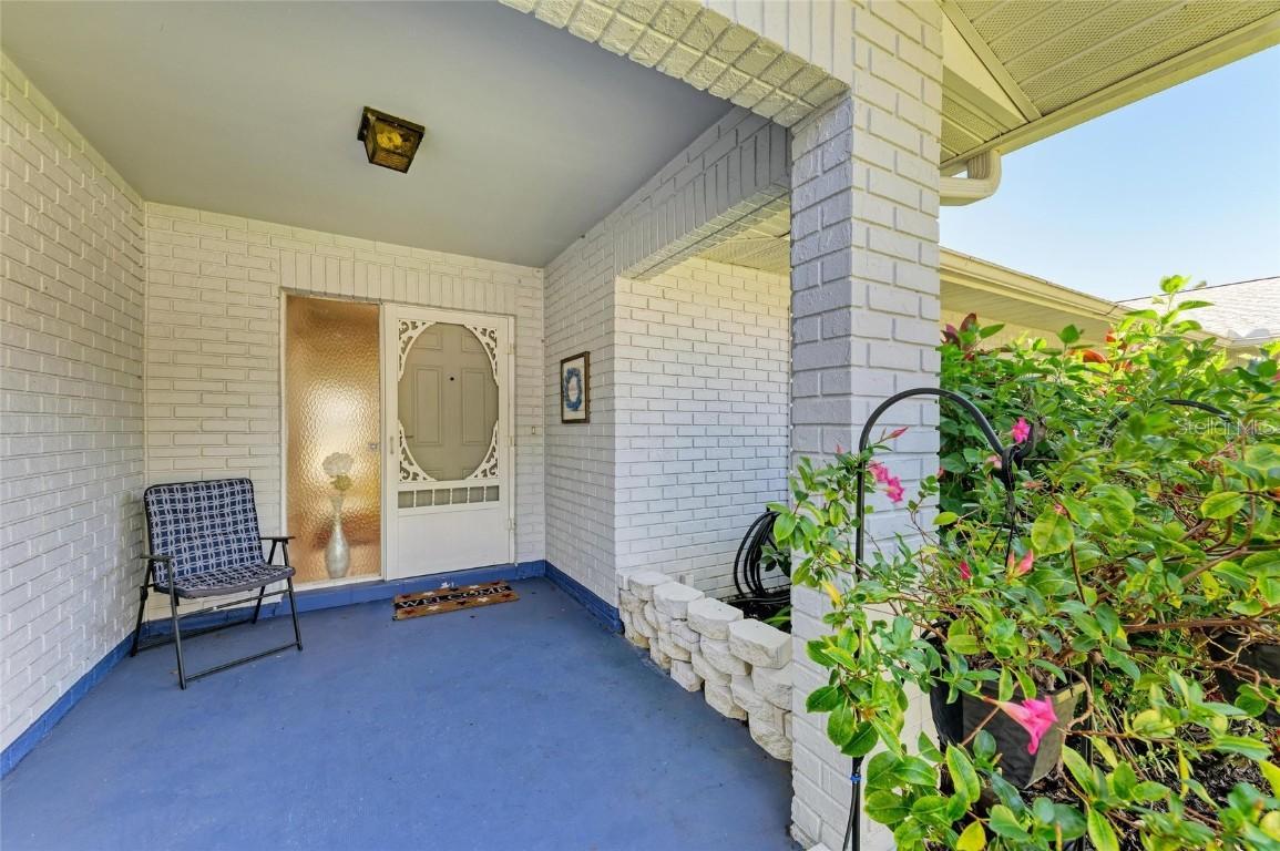 7287 Eleanor Cir., Sarasota, FL 34243