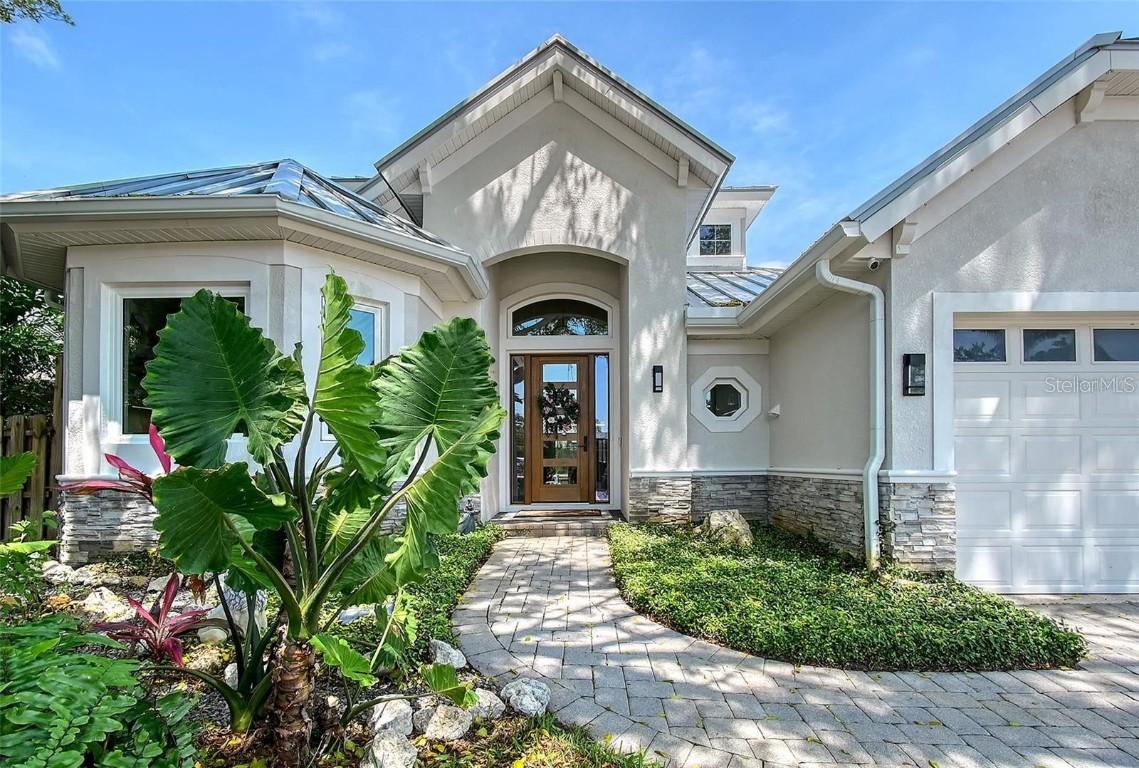3921 Maravic Pl., Sarasota, FL 34231