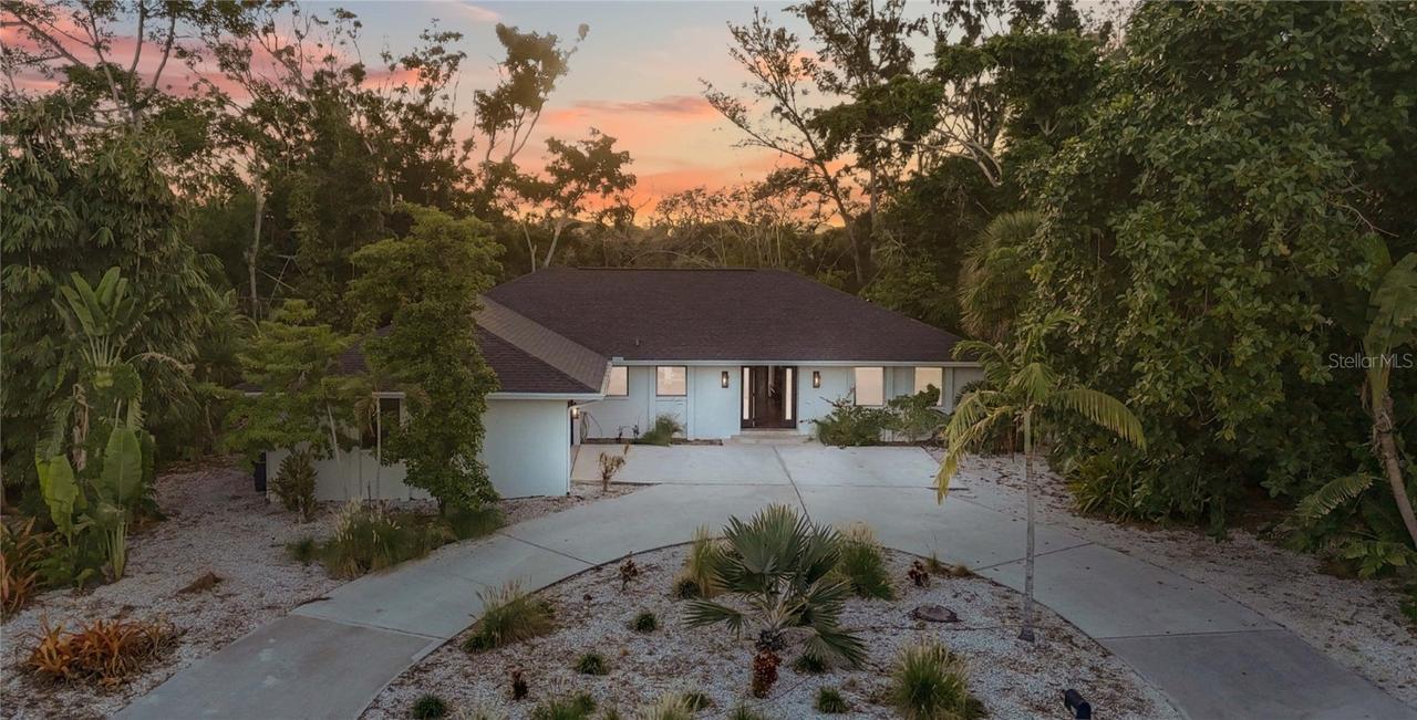 635 Tropical Cir., Sarasota, FL 34242