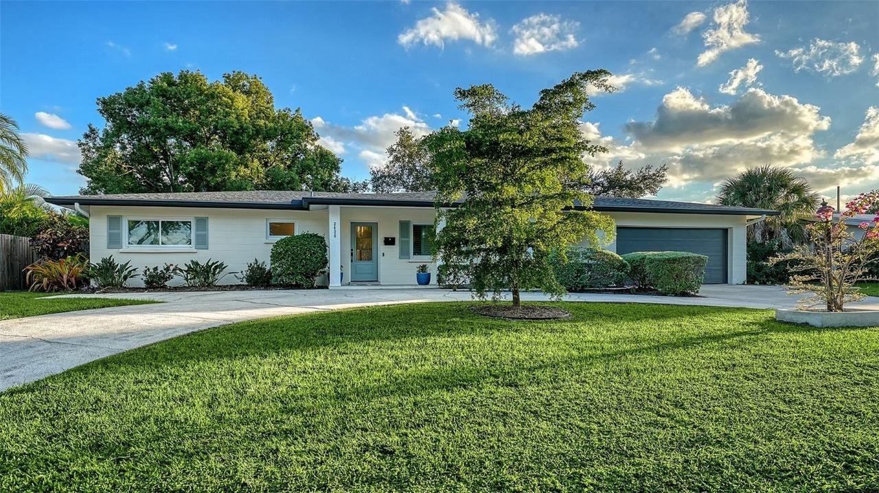 2426 Wisteria St., Sarasota, FL 34239