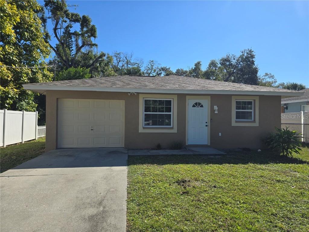 1215 6th St., Bradenton, FL 34205