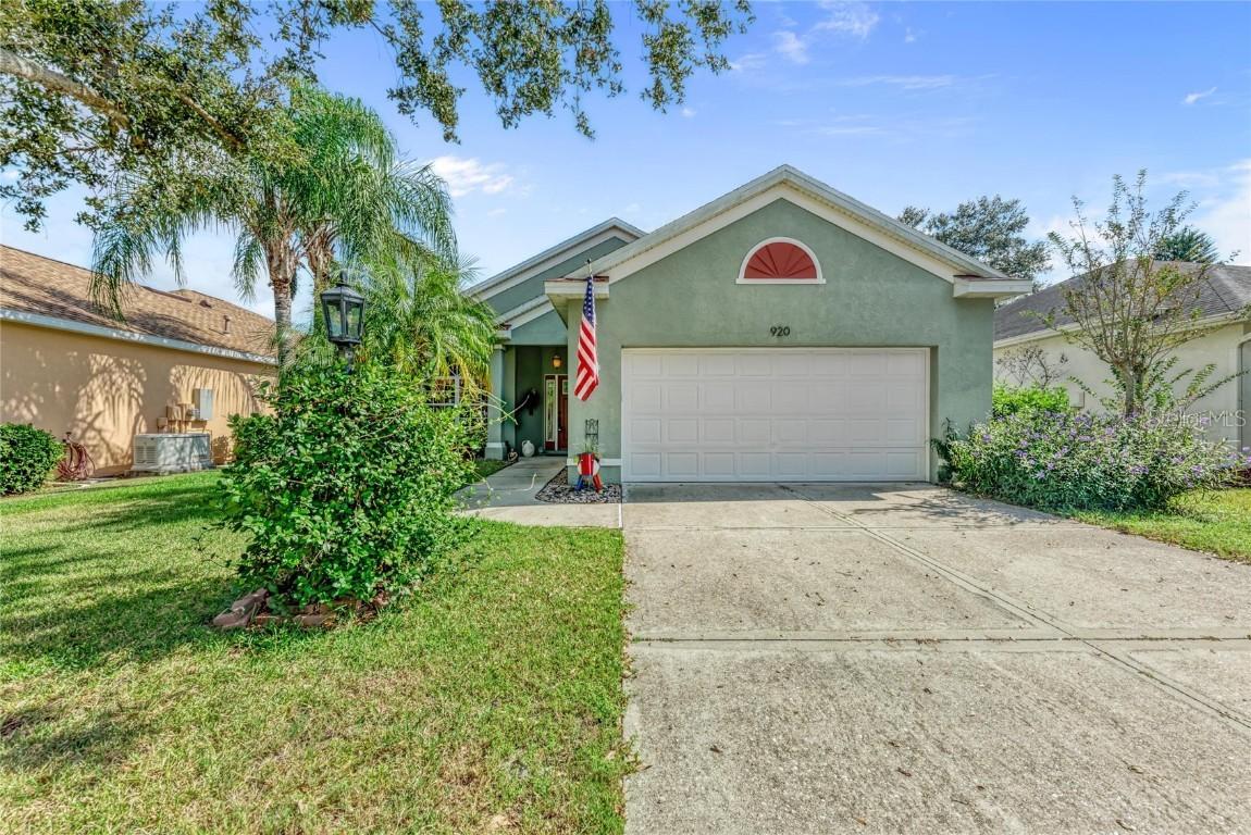 920 Springwood Cir., Bradenton, FL 34212