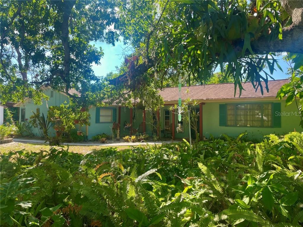 550 46th St., Sarasota, FL 34234