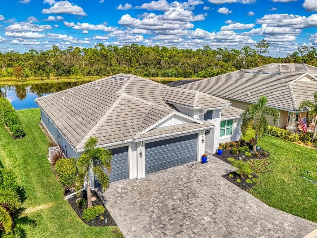 560 Mistiflower Cir., Nokomis, FL 34275