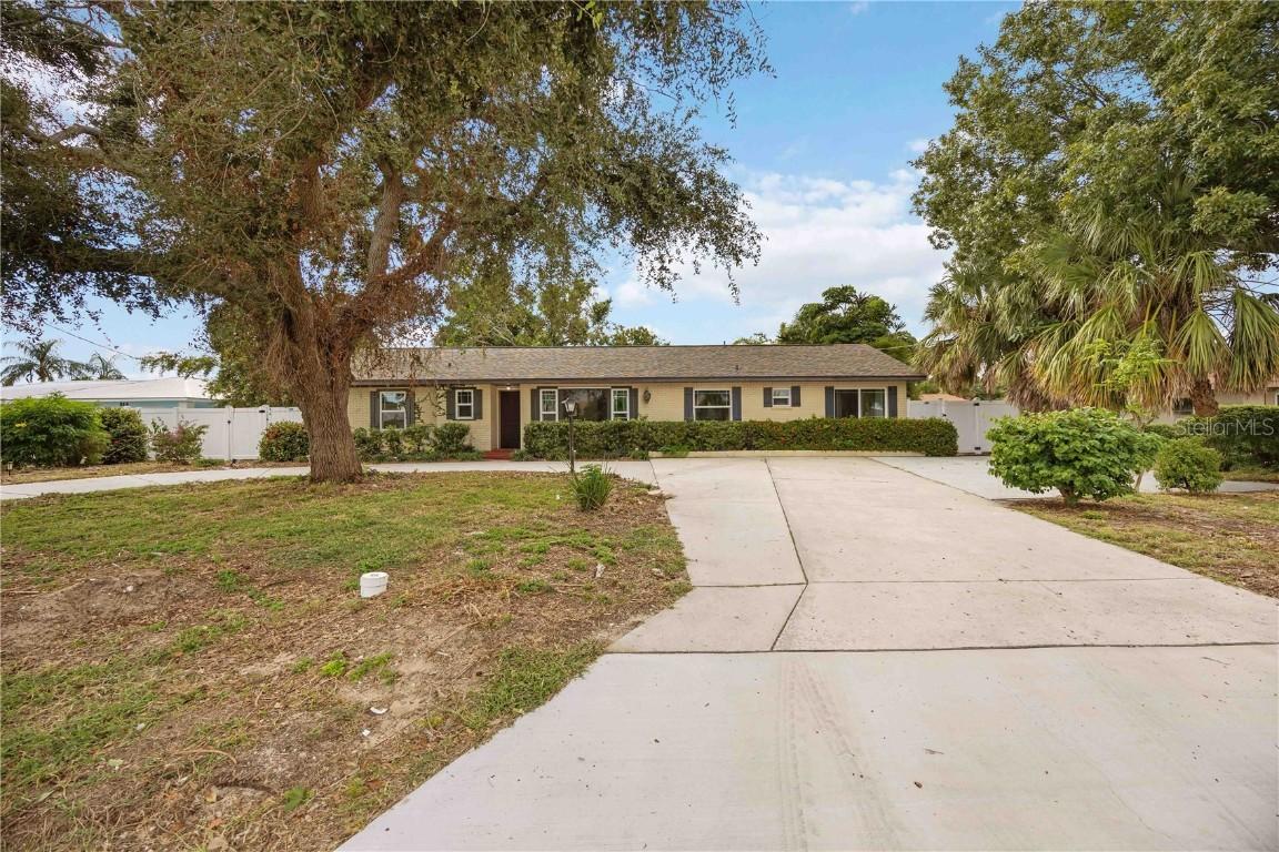 816 59th St., Bradenton, FL 34209