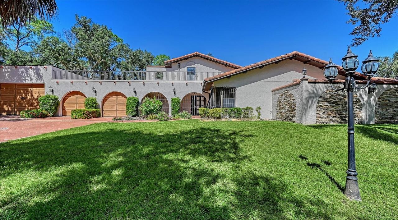 4674 Hidden River Rd., Sarasota, FL 34240