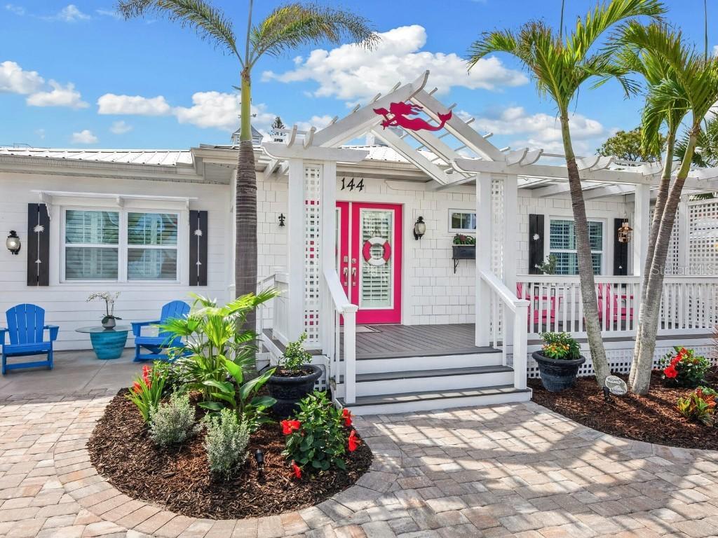 144 Harrison Dr., Sarasota, FL 34236