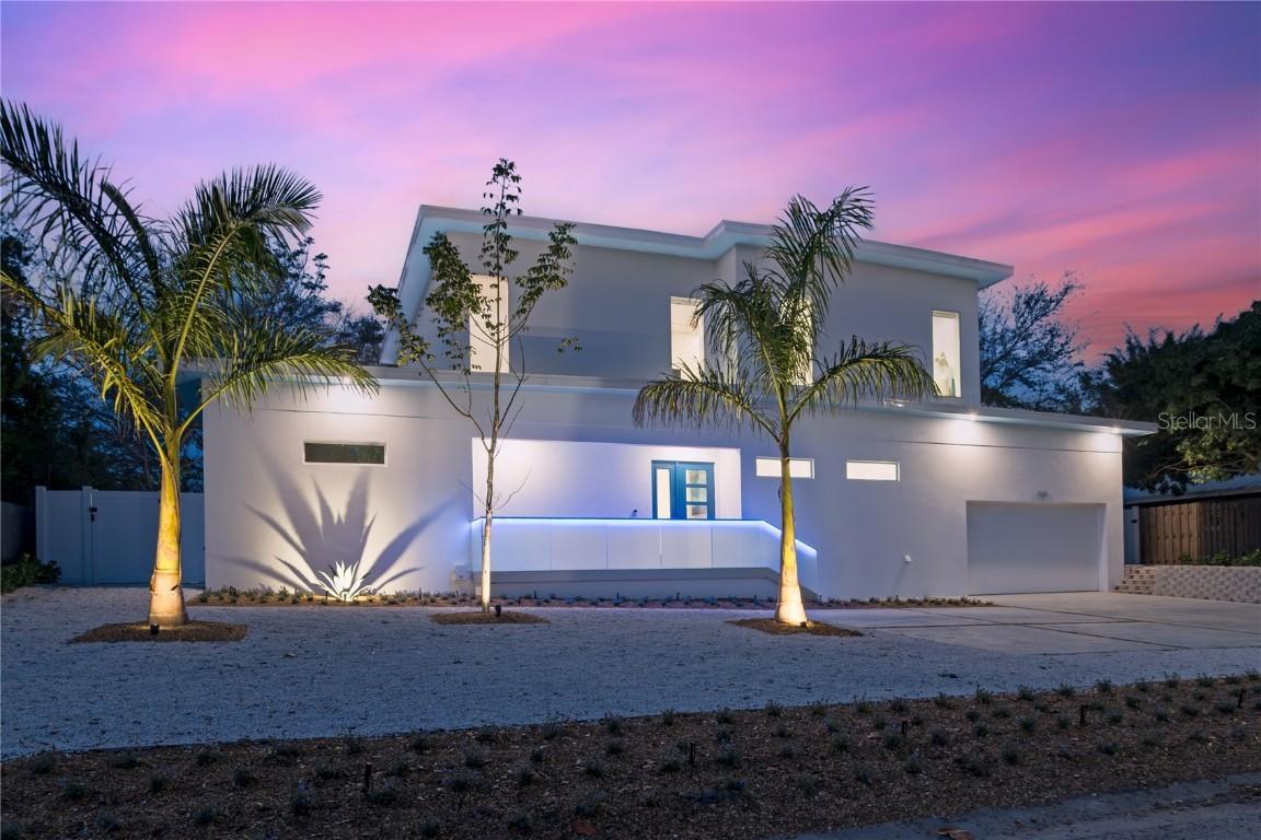 2585 Clematis St., Sarasota, FL 34239