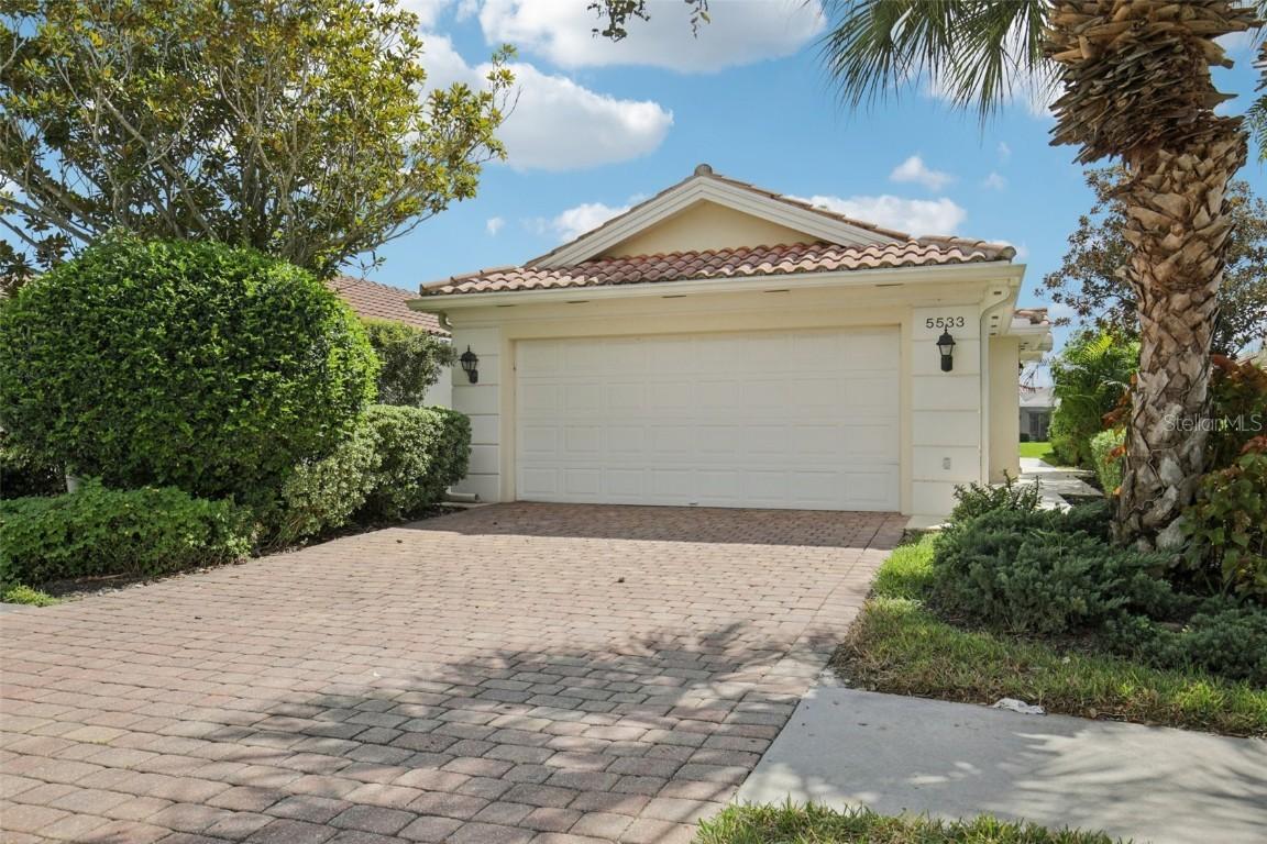 5533 Avellino Pl., Sarasota, FL 34238