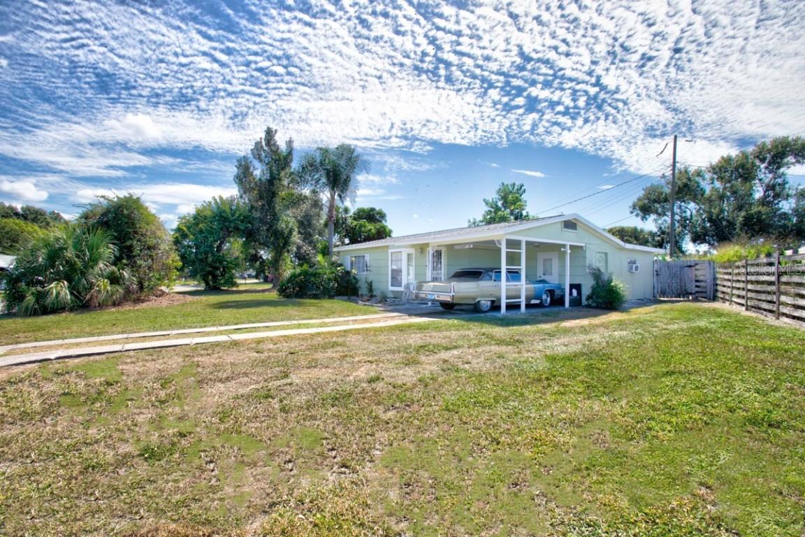 1915 27th Ave., Bradenton, FL 34205