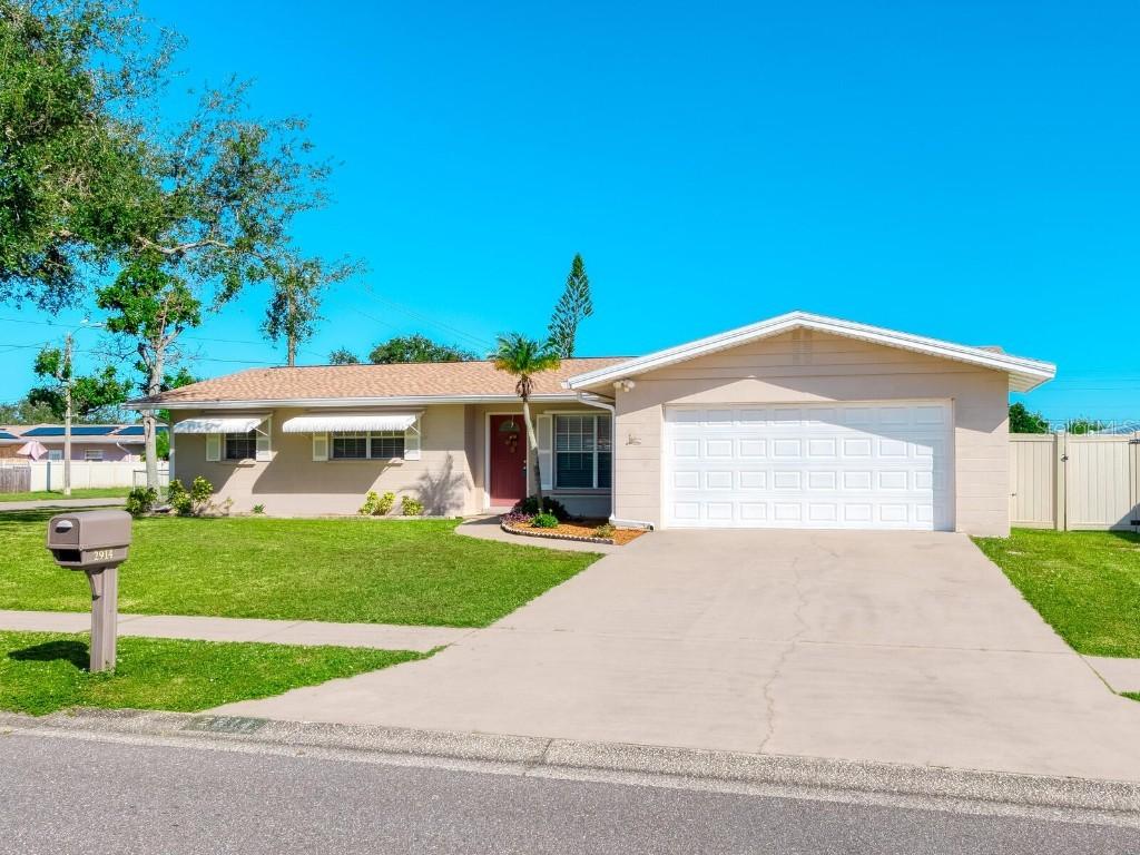 2914 22nd Ave., Bradenton, FL 34205