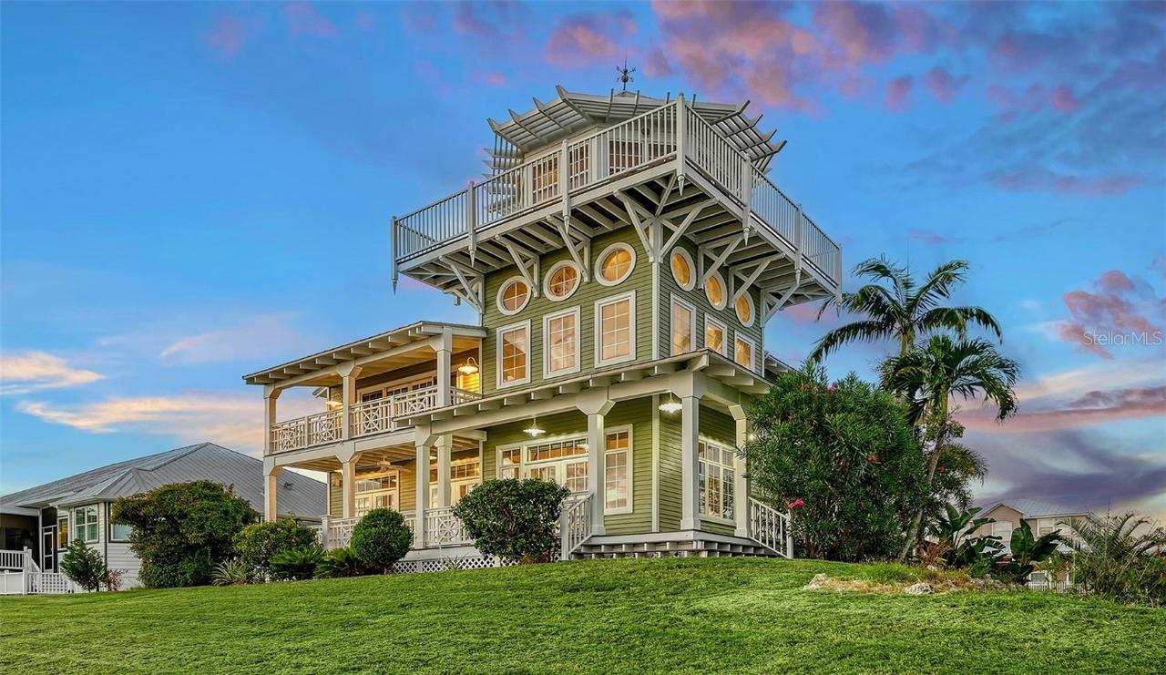 31 Island Ct., Terra Ceia, FL 34250
