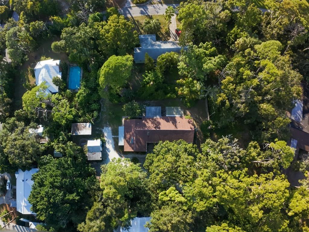 550 46th St., Sarasota, FL 34234