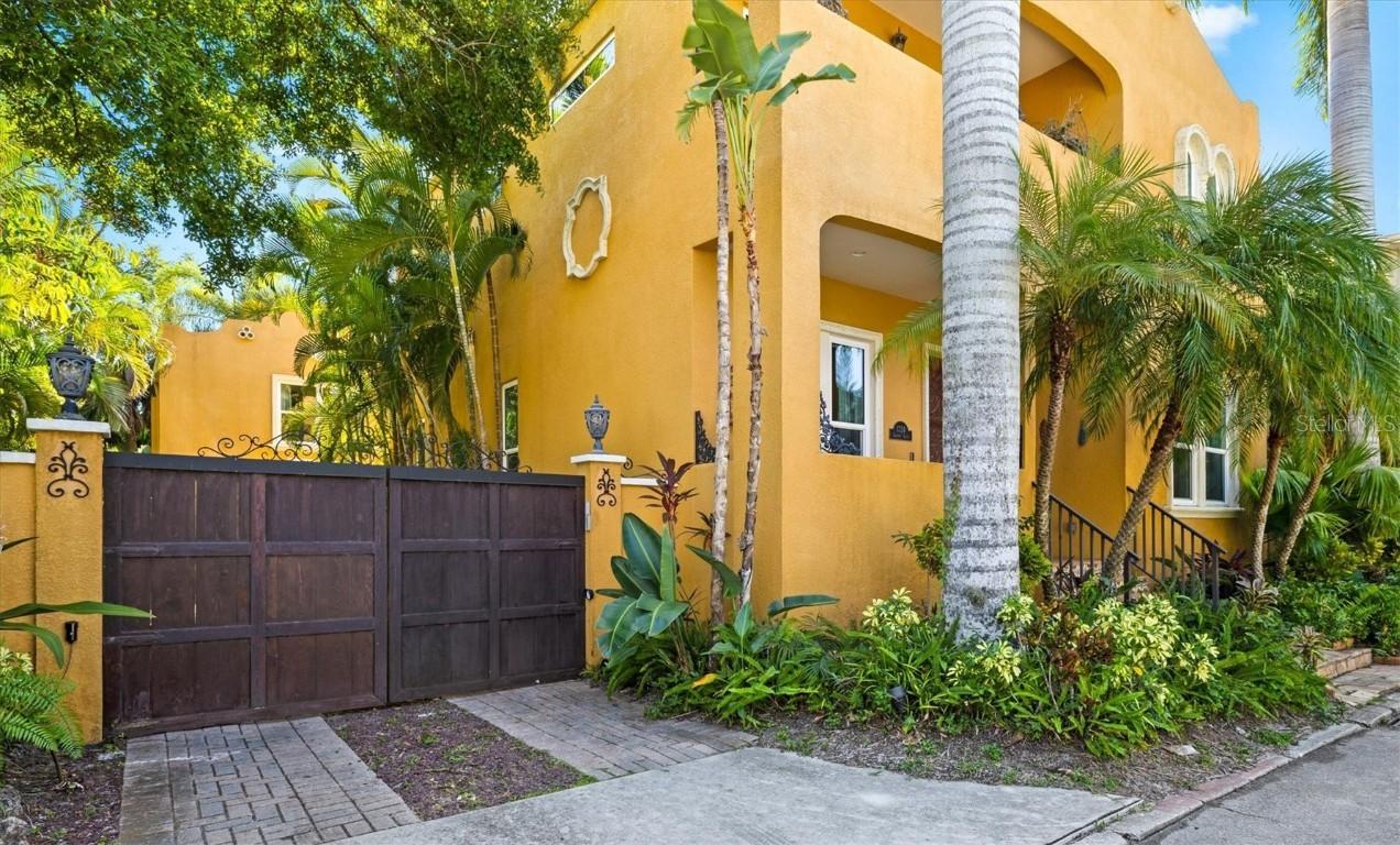 1724 Cherry Ln., Sarasota, FL 34236