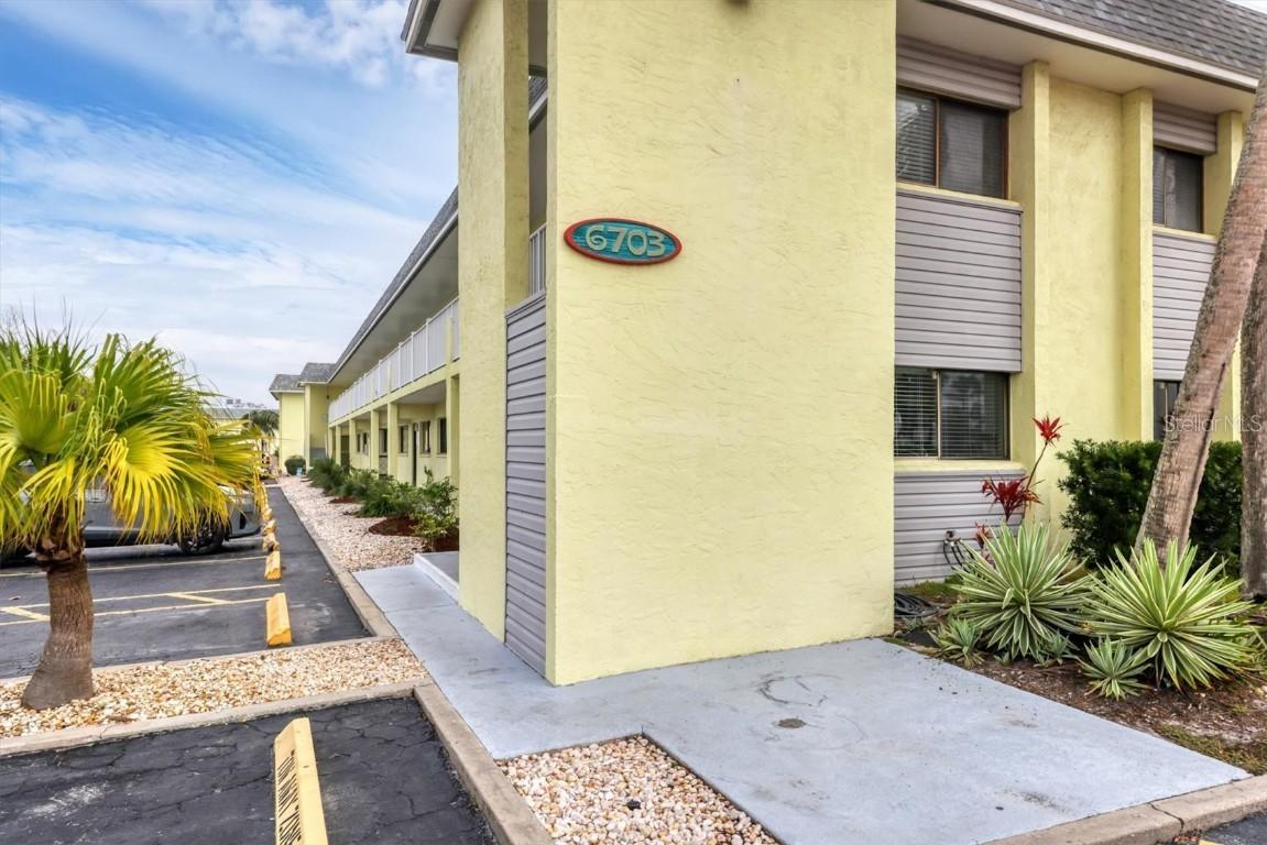 6703 Midnight Pass Rd. #208, Sarasota, FL 34242