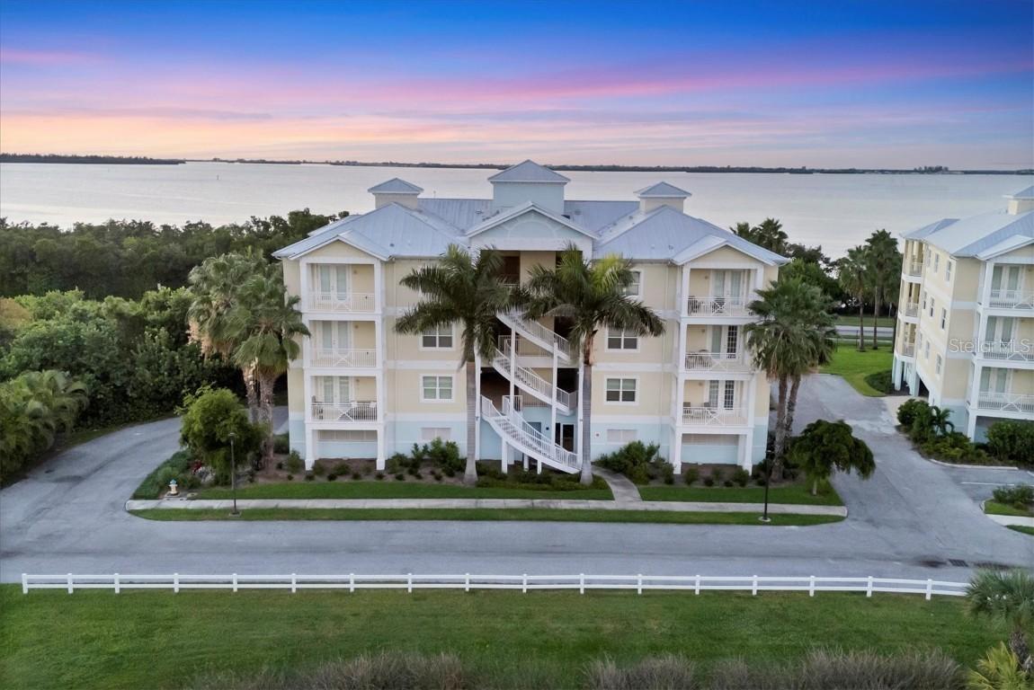 3431 79th Street Cir. #302, Bradenton, FL 34209