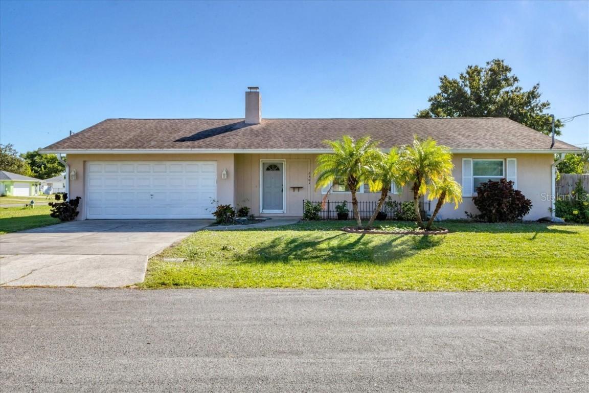 2404 Pine Ct., Nokomis, FL 34275