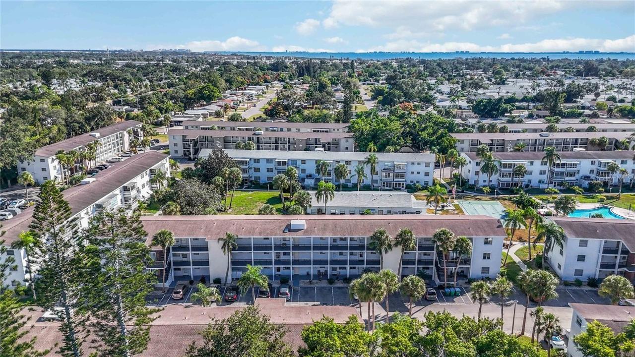 2044 Canal Dr. #M37, Bradenton, FL 34207