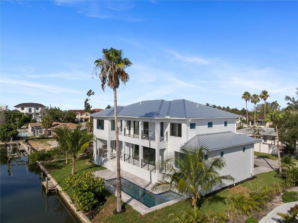 530 De Narvaez Dr., Longboat Key, FL 34228