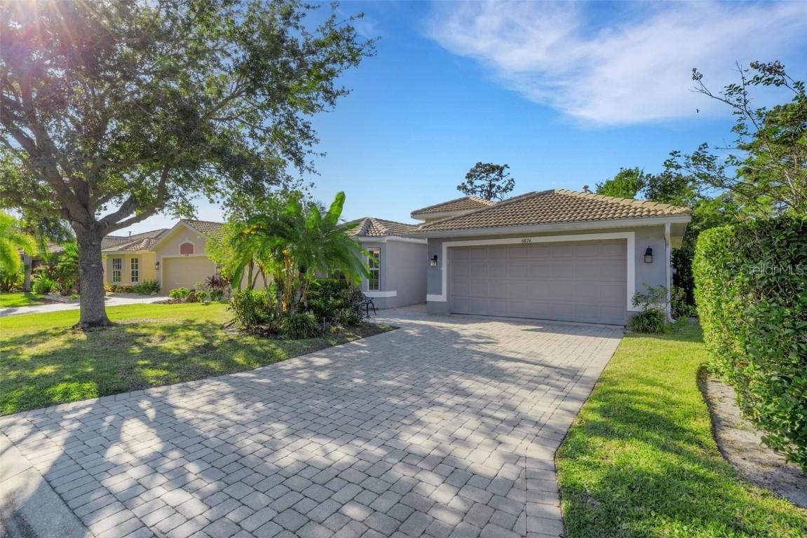 6874 74th Street Cir., Bradenton, FL 34203