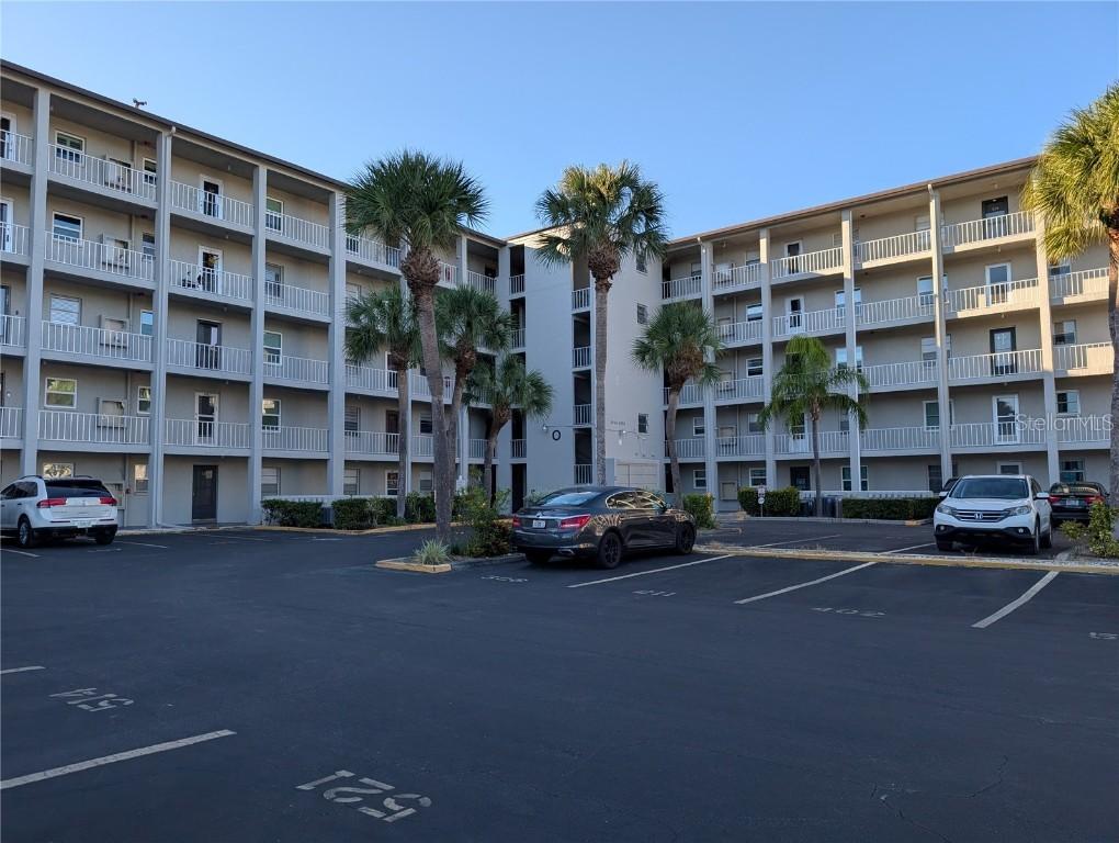 3074 Lake Bayshore Dr. #O-120, Bradenton, FL 34205