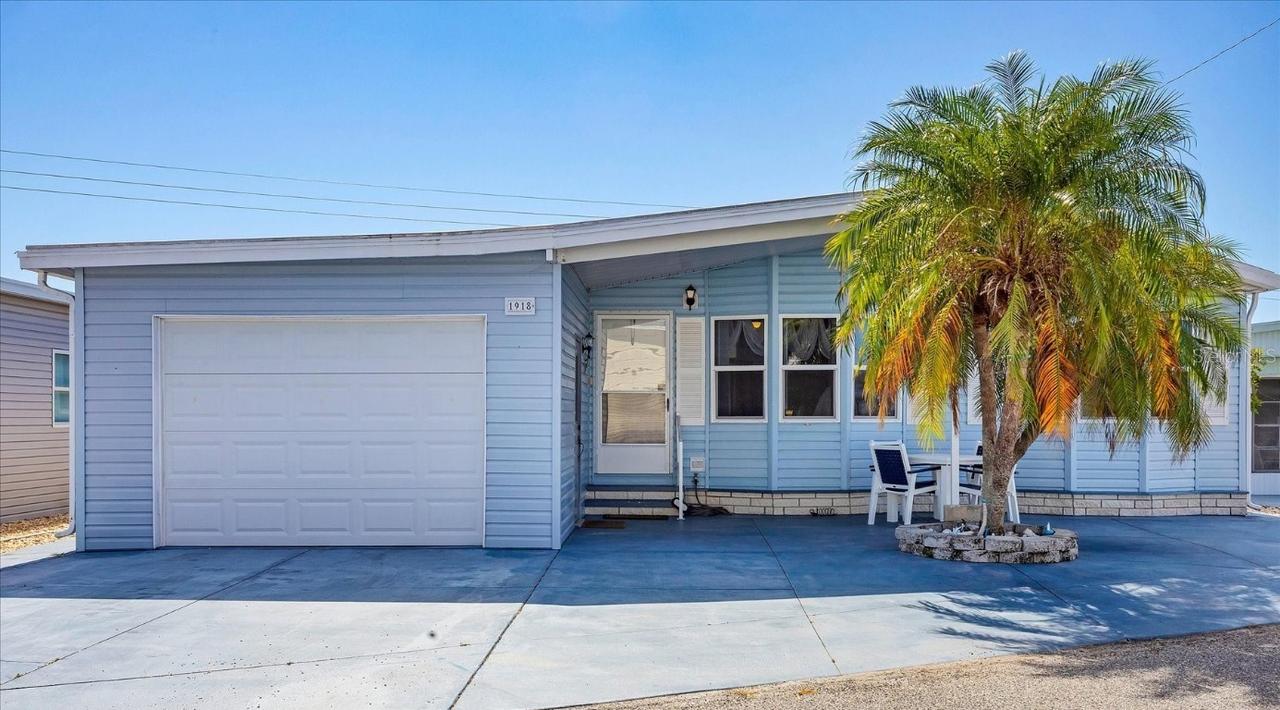 1918 Indiana Ave., Bradenton, FL 34207