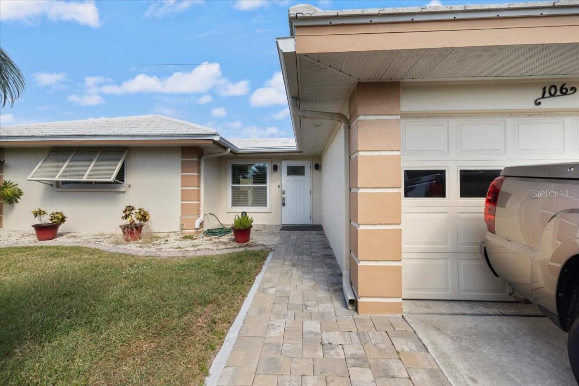 106 Villa Dr., Osprey, FL 34229