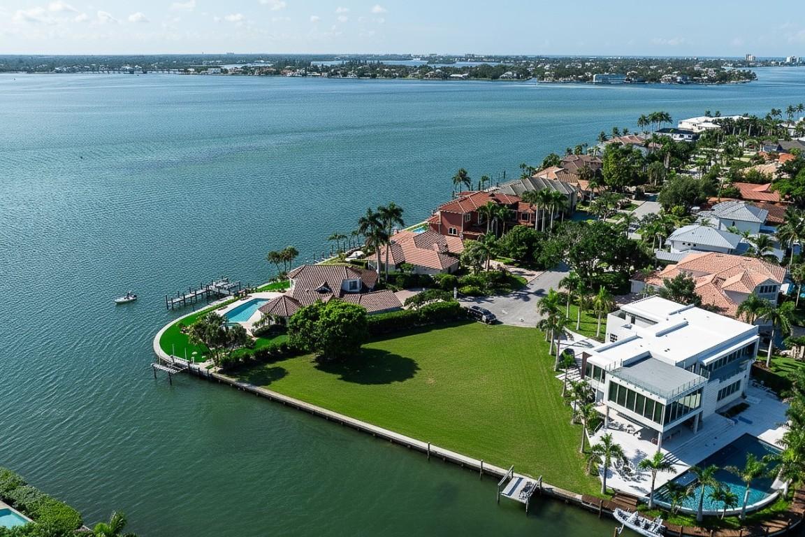 600 Mourning Dove Dr., Sarasota, FL 34236