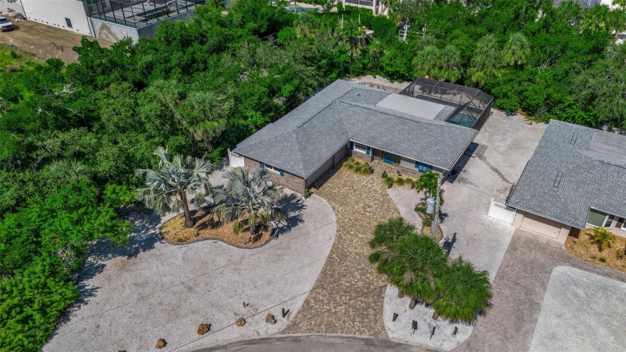 307 Avenida De Paradisio, Sarasota, FL 34242