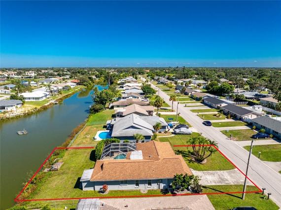 New Homes with In-ground Swimming Pools in Venice: October 19th to October 25th