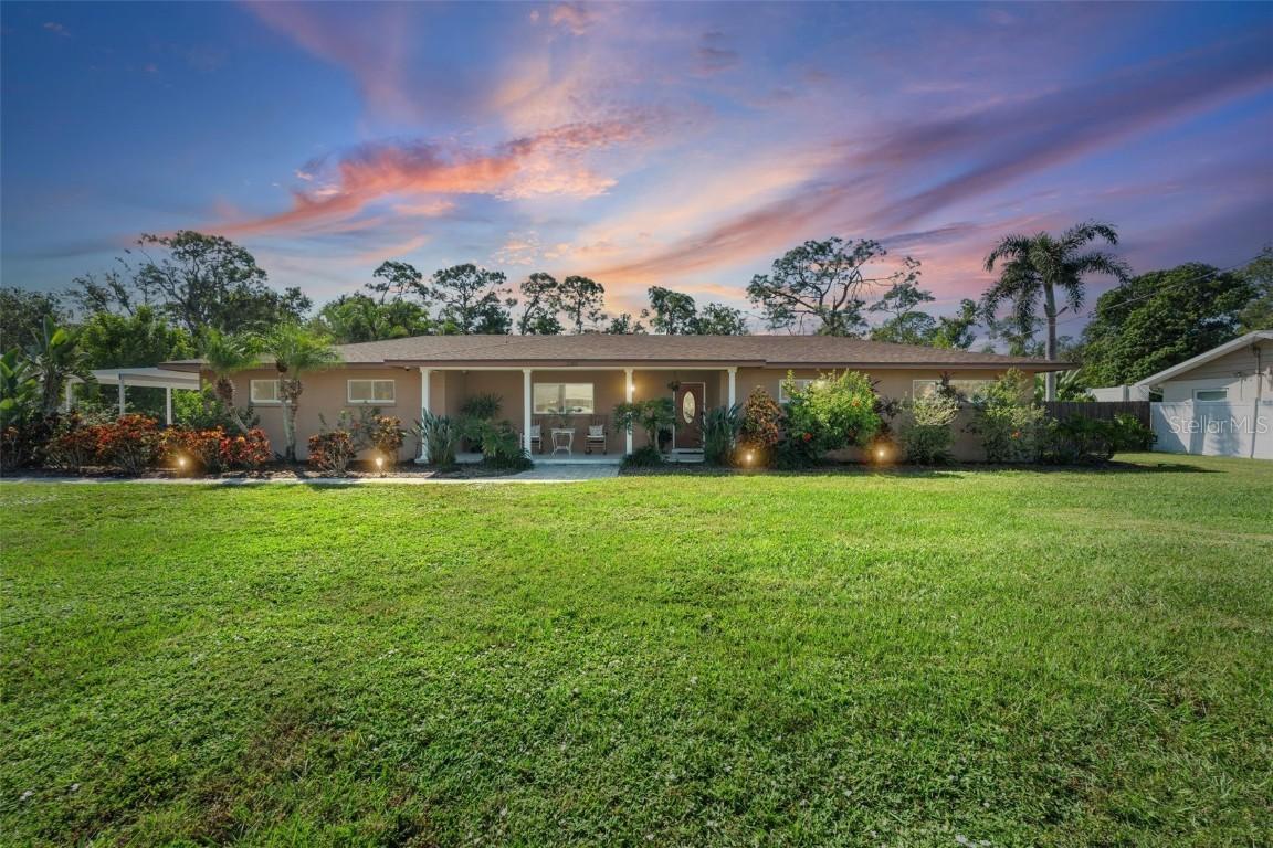 2411 32nd Ave., Bradenton, FL 34205