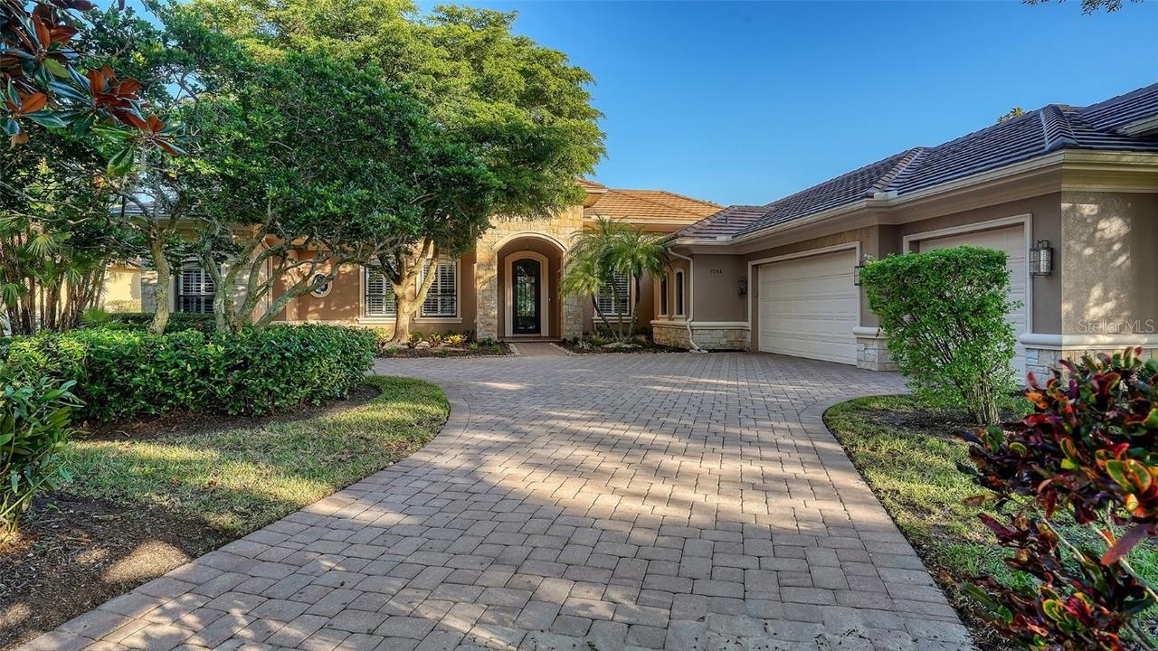 9261 Mcdaniel Ln., Sarasota, FL 34240