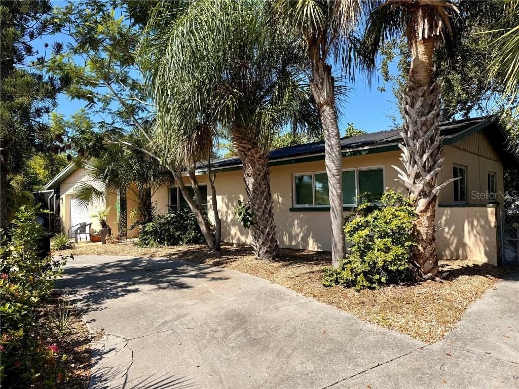1721 Birchwood St., Sarasota, FL 34231