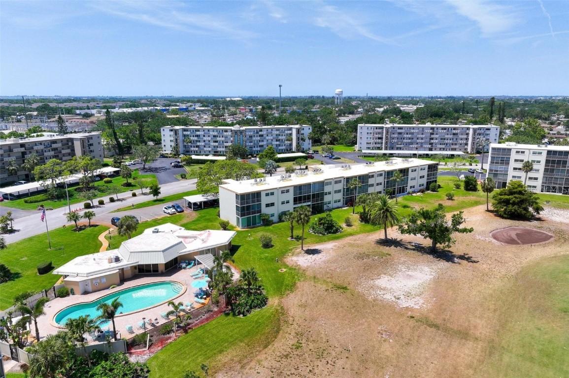 4200 Ironwood Cir. #203B, Bradenton, FL 34209