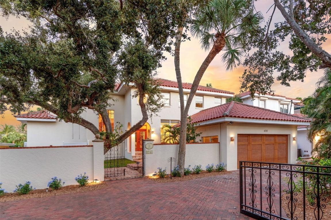 4757 Higel Ave., Sarasota, FL 34242