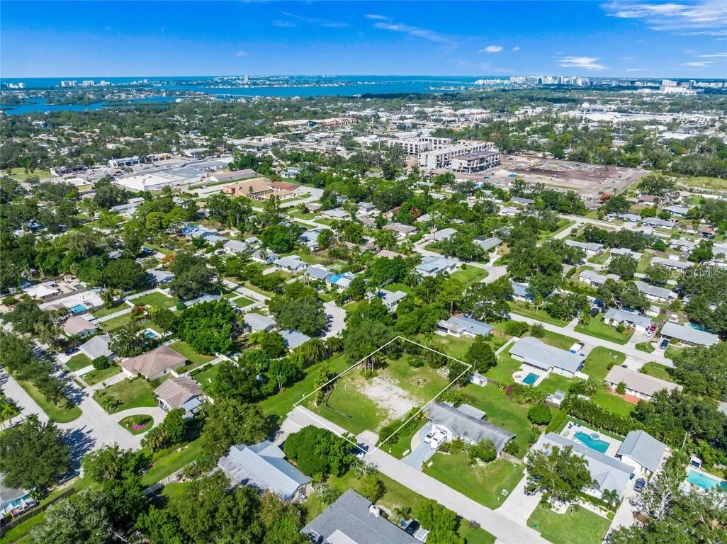 2209 Oak Ter., Sarasota, FL 34231