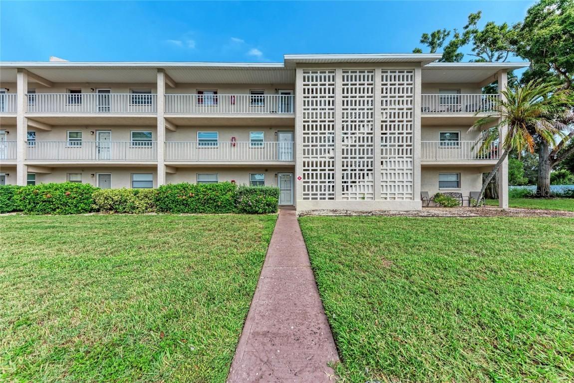 3987 Maceachen Blvd. #114, Sarasota, FL 34233