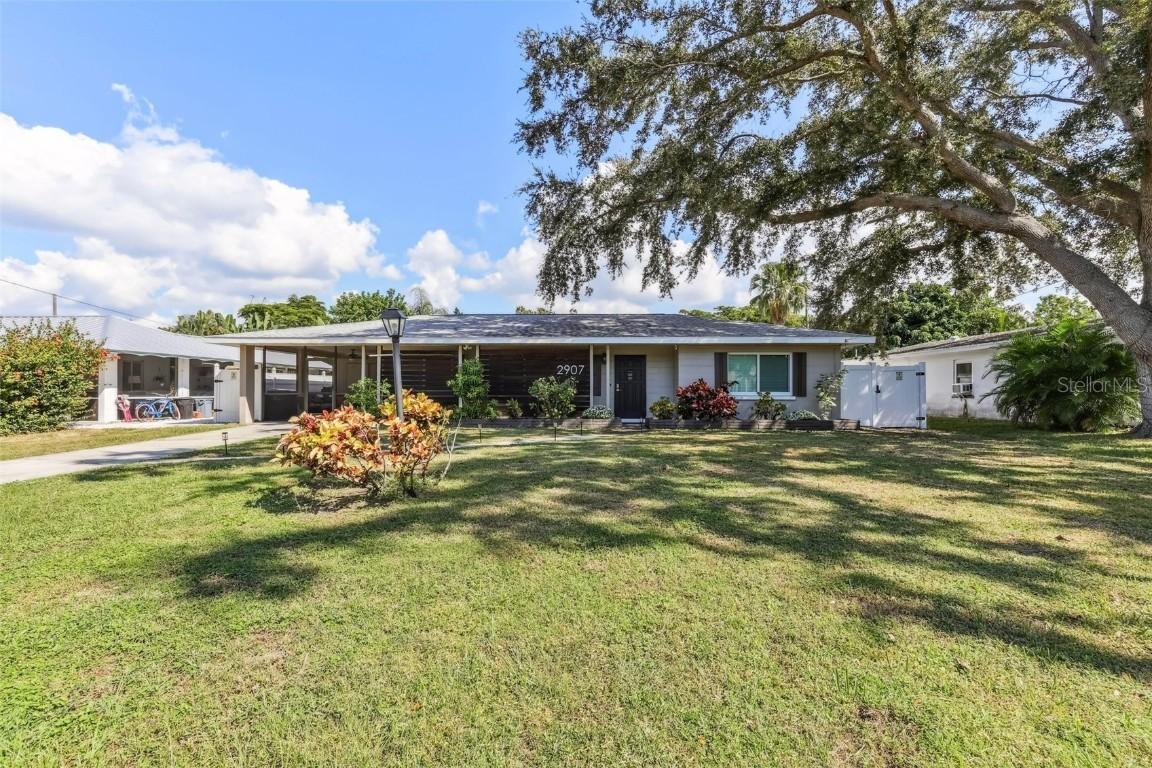 2907 Marshall Dr., Sarasota, FL 34239