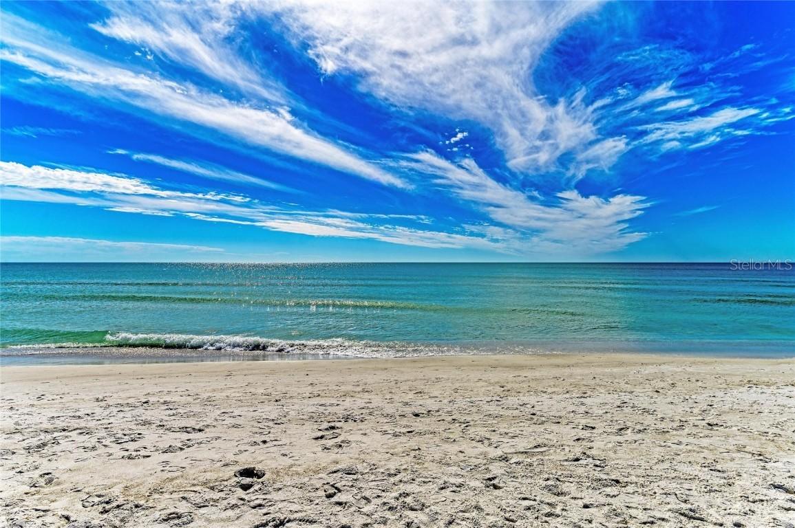 101 73rd St. #6, Holmes Beach, FL 34217