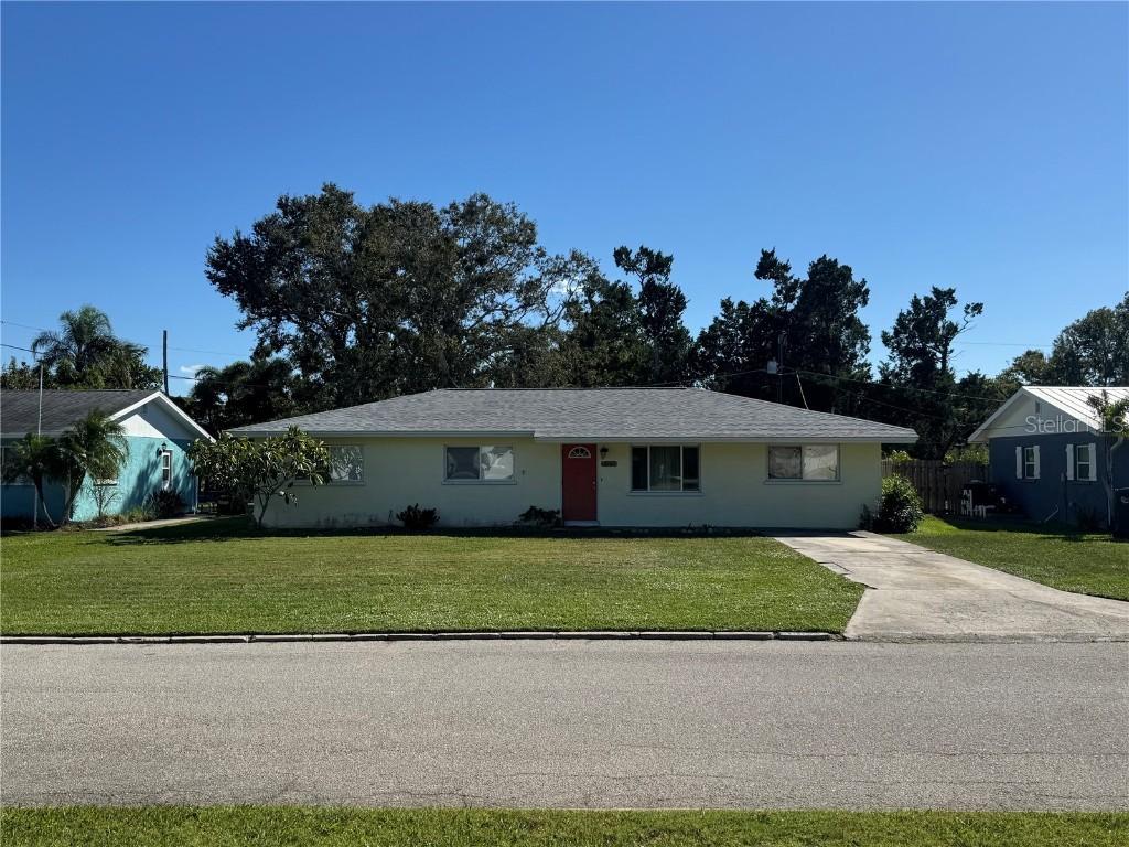 6907 11th Ave., Bradenton, FL 34209