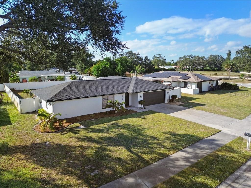 7304 Claries Dr., Sarasota, FL 34243